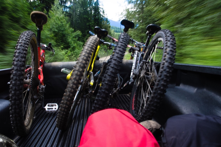 Mountain bike shuttling to Dirt Diggler Trail in Fernie