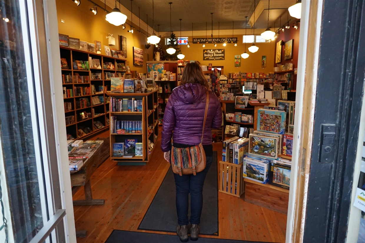 Polar Peek Books & Treasures