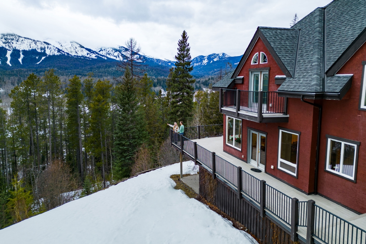 David and Cayleigh Photo of Elk View Lodge in Fernie BC