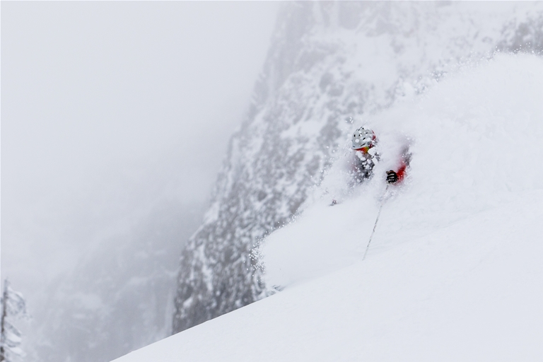 Powder Skiing at Fernie Alpine Resort
