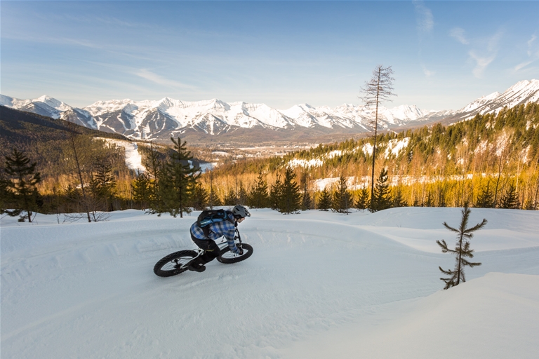 Fatbiking on Contra Fatbiking on Contra