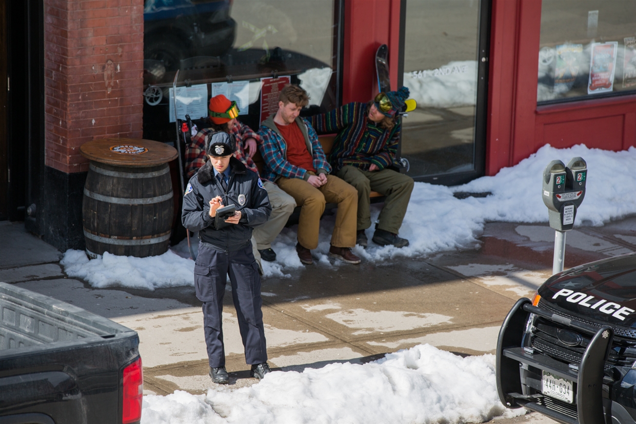 Emmy Rossum in Fernie shooting for movie HARD POWDER
