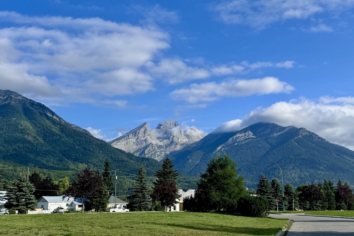 The Three Sisters, looking North from the Aquatic Centre. 8.55am, Monday, July 28th, 2025.