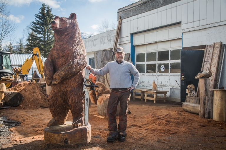 Grizzly Bear Carving Grizzly Bear Carving