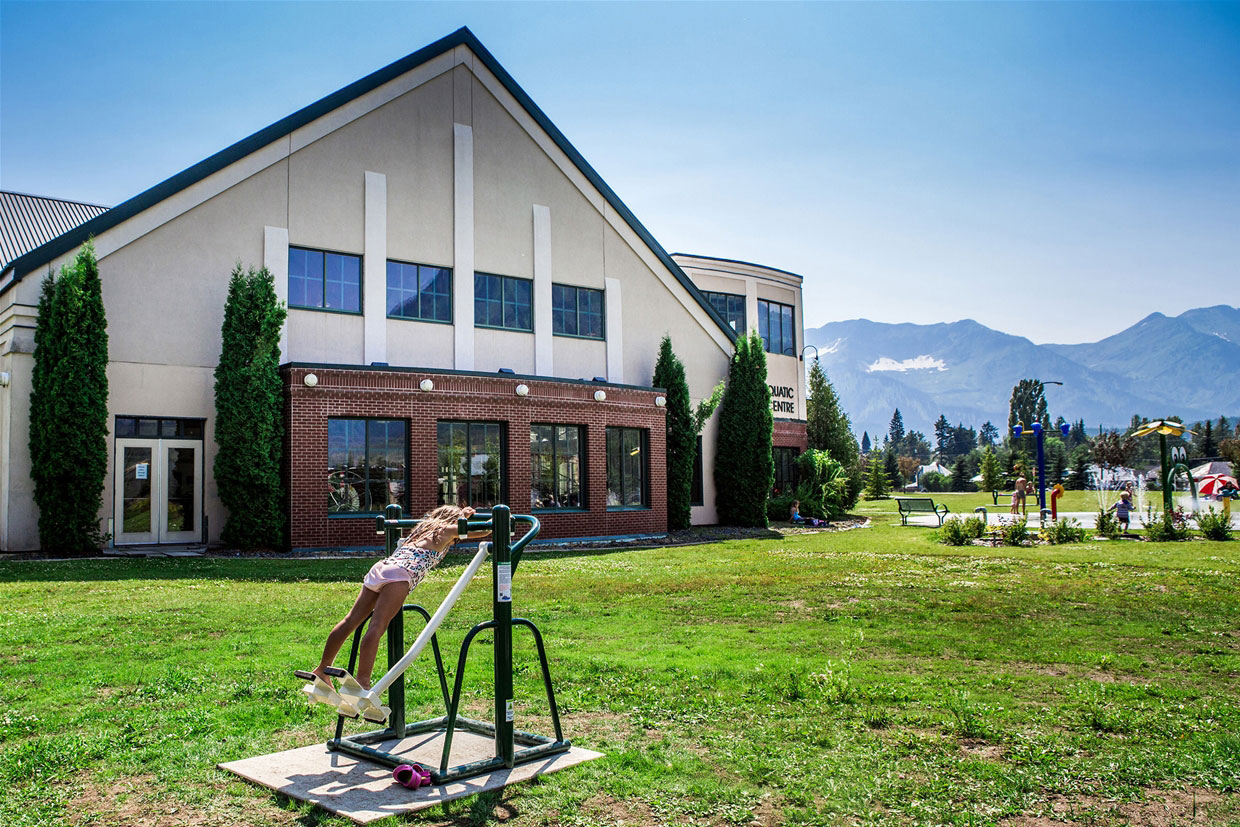 Aquatic Centre & outdoor fitness equipment