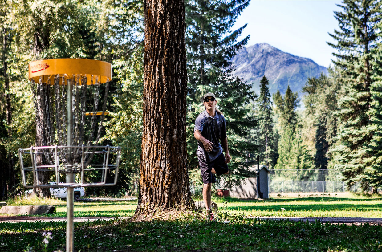 Disc golf in James White Park