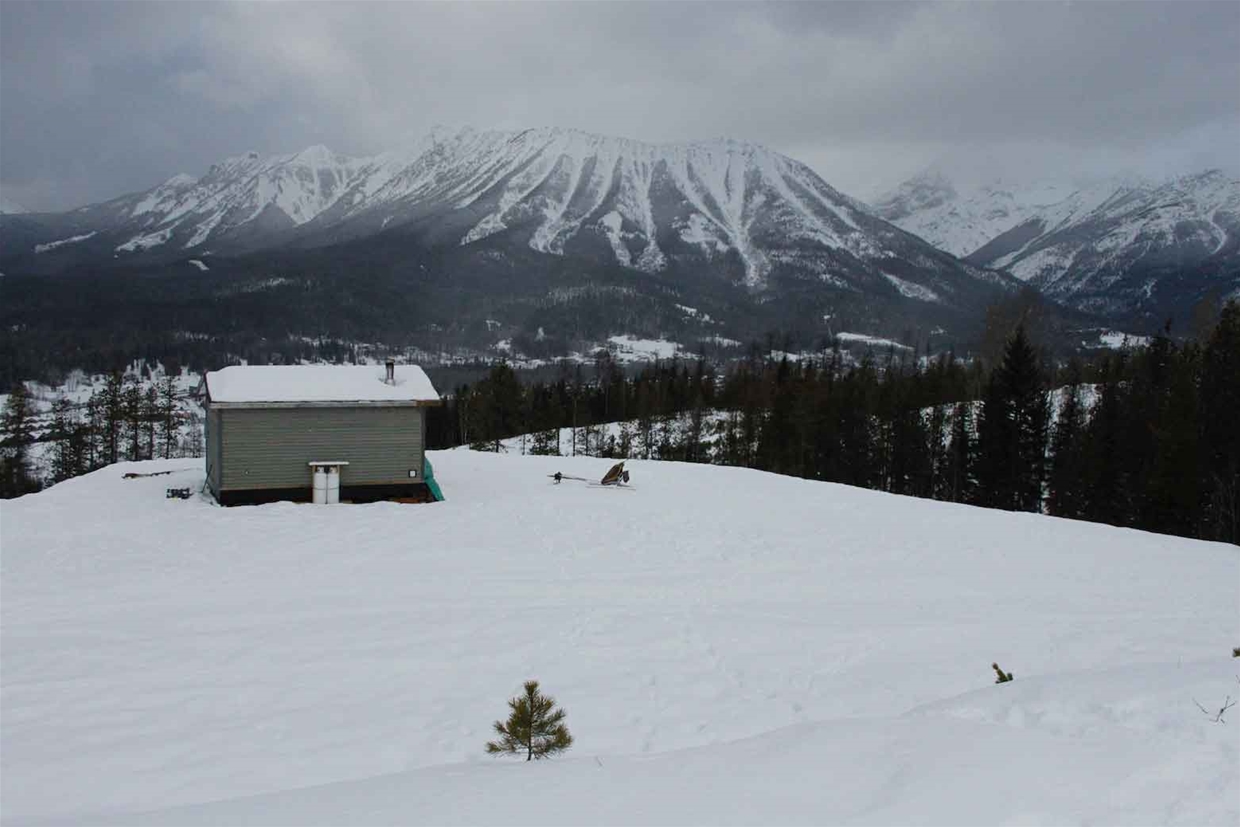 View from the Montane Cabin to Mt Fernie