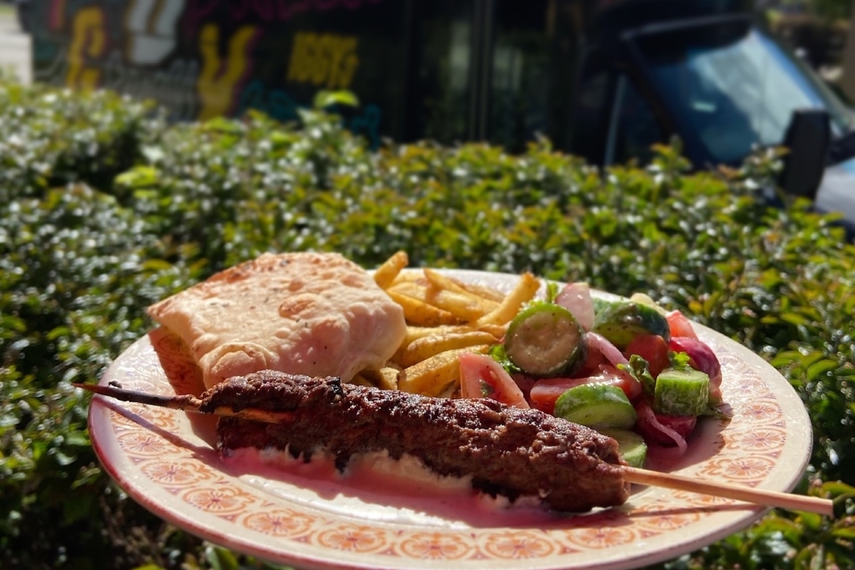 Dining al fresco at Iggy's weekly dinner - every Thursday all summer