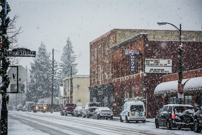 Snowy day outside of the Vogue Theatre