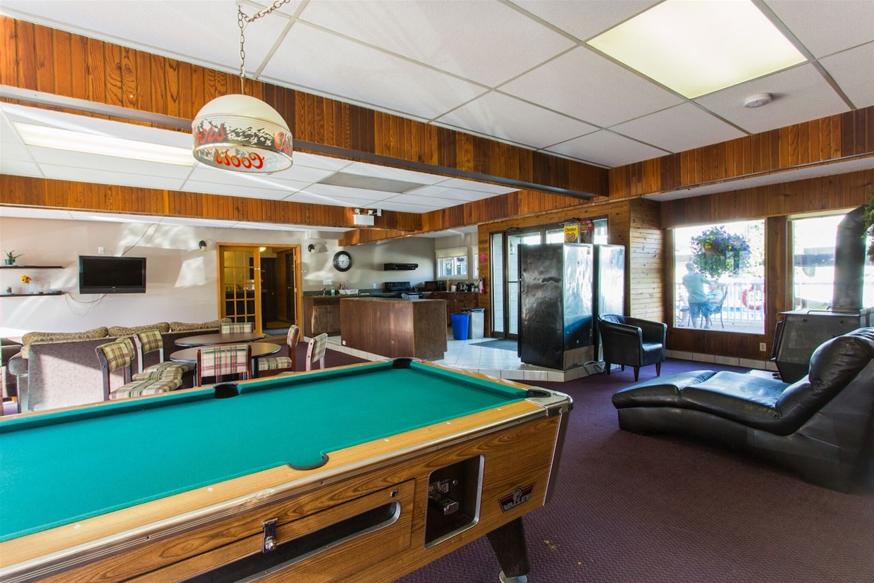 Games room with pool table