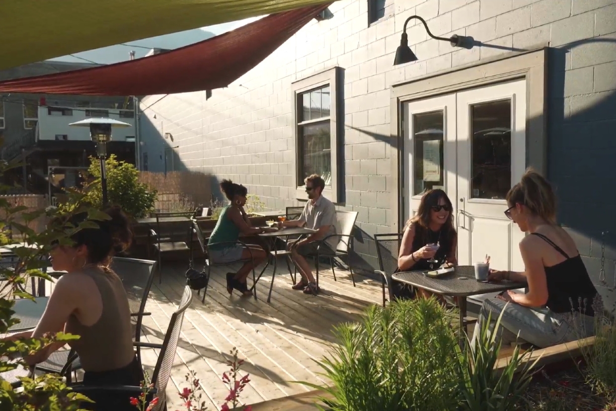 Off-street patio with shade sails for those sunny days!
