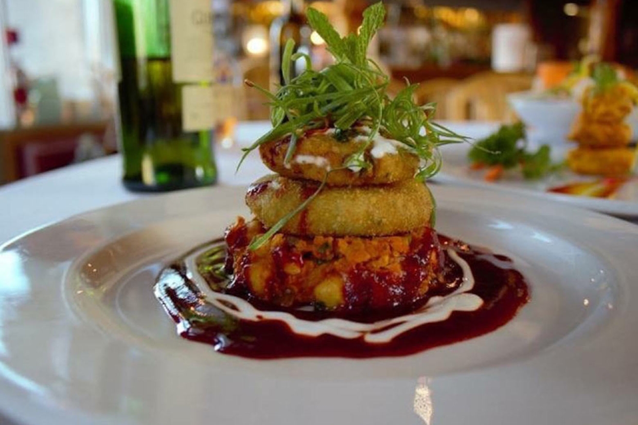 Delicious appetizers and all your favourite sides