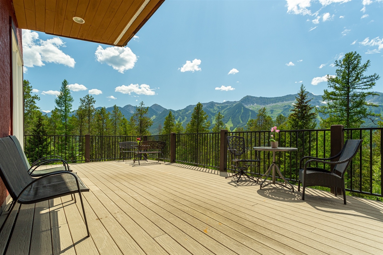 Huge decks to enjoy the amazing views