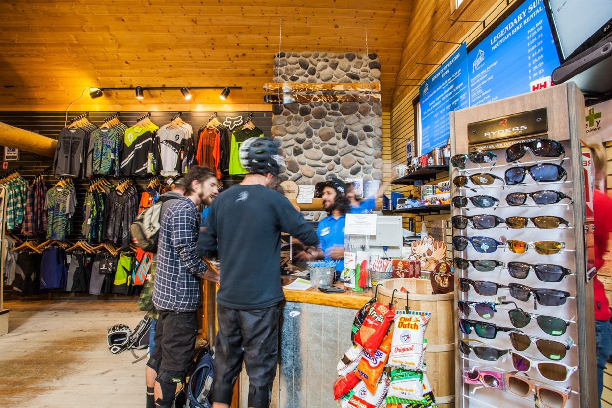  Sports Alpine Retail Store