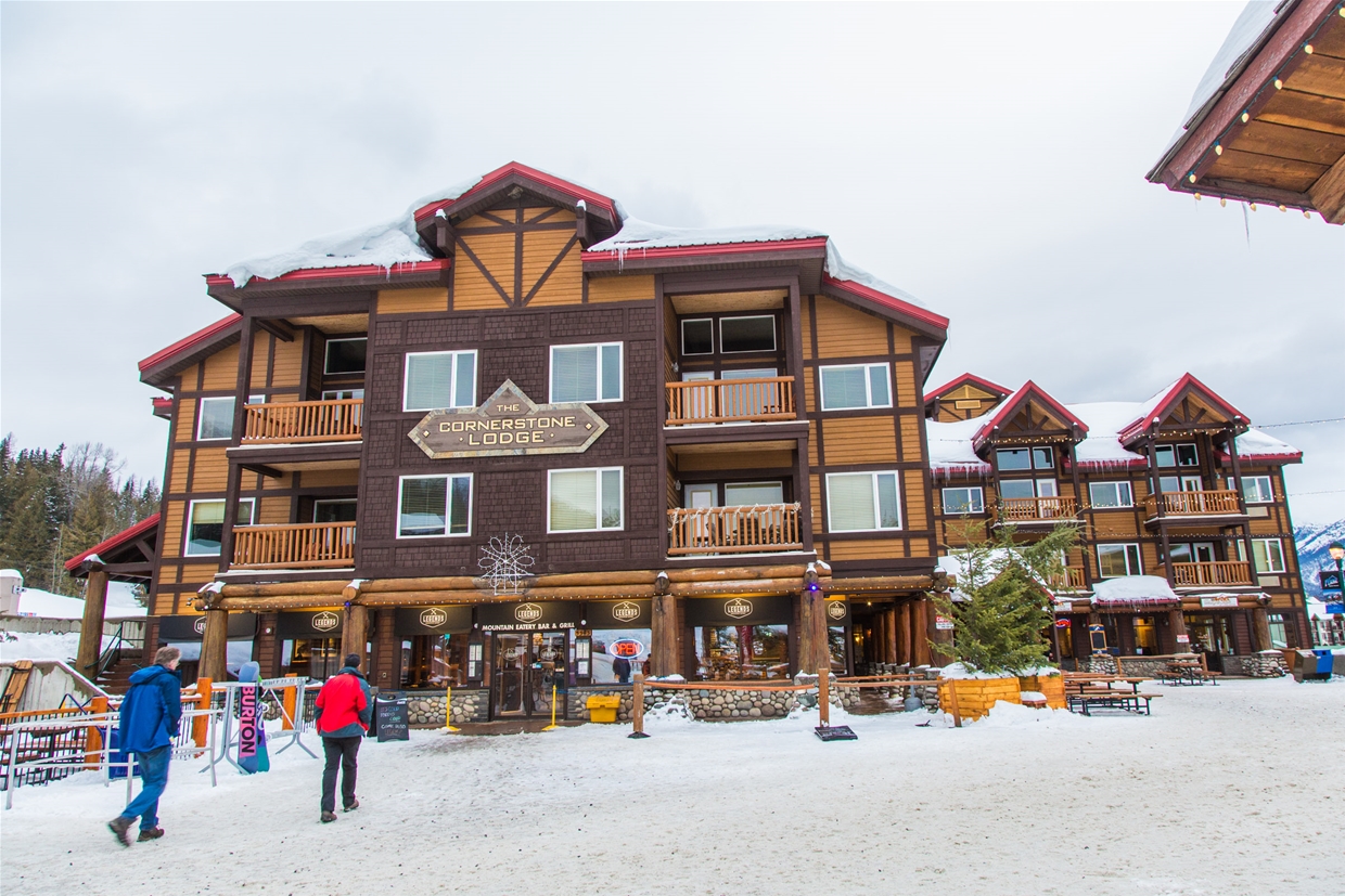 Legends Restaurant - Find us in the resort plaza