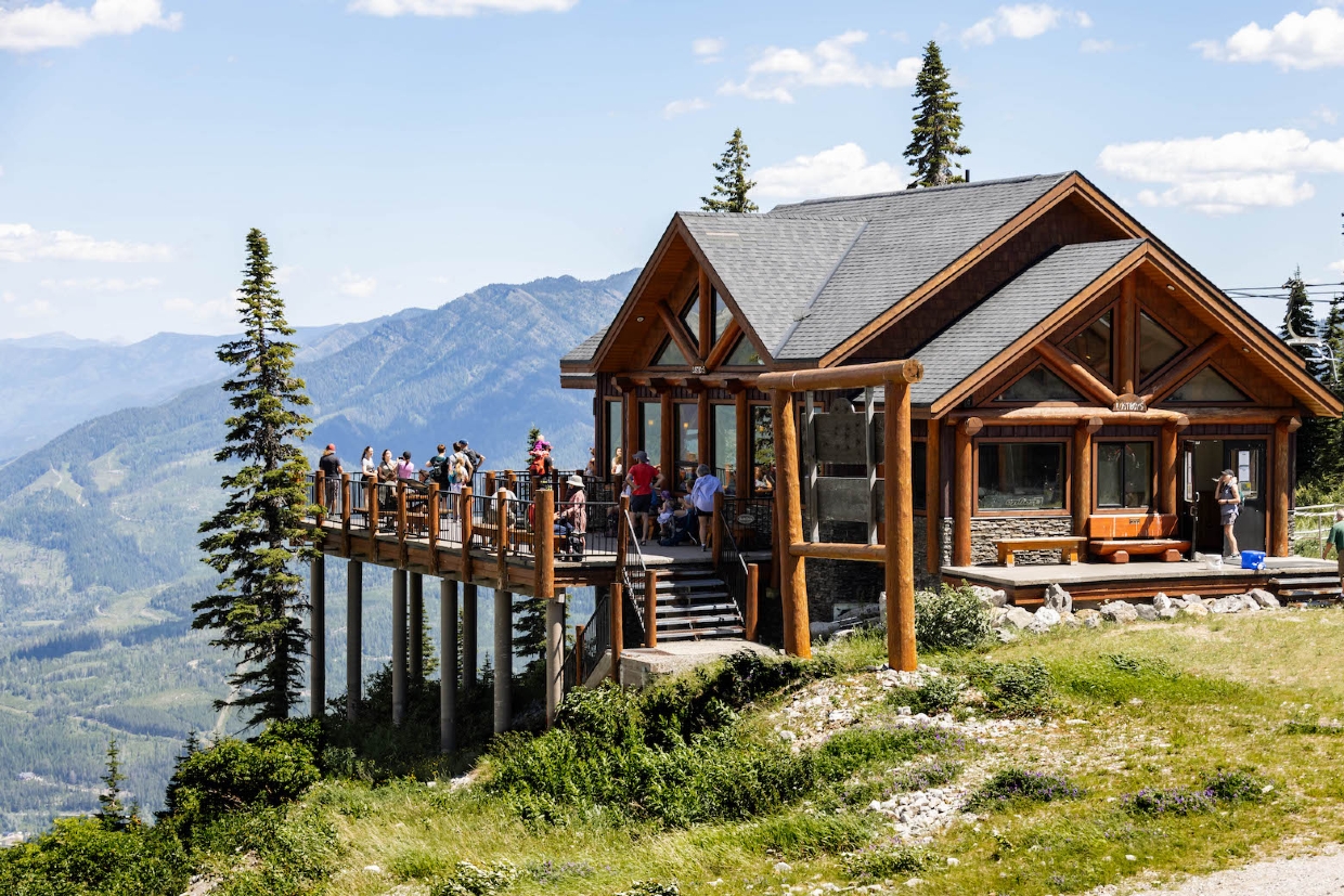 Lost Boys Cafe in summer