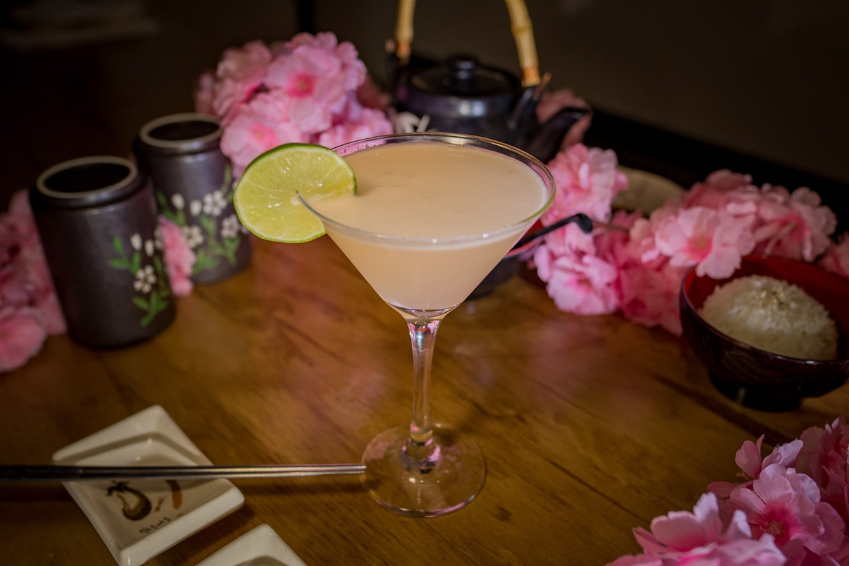 Full bar offering delicious cocktails