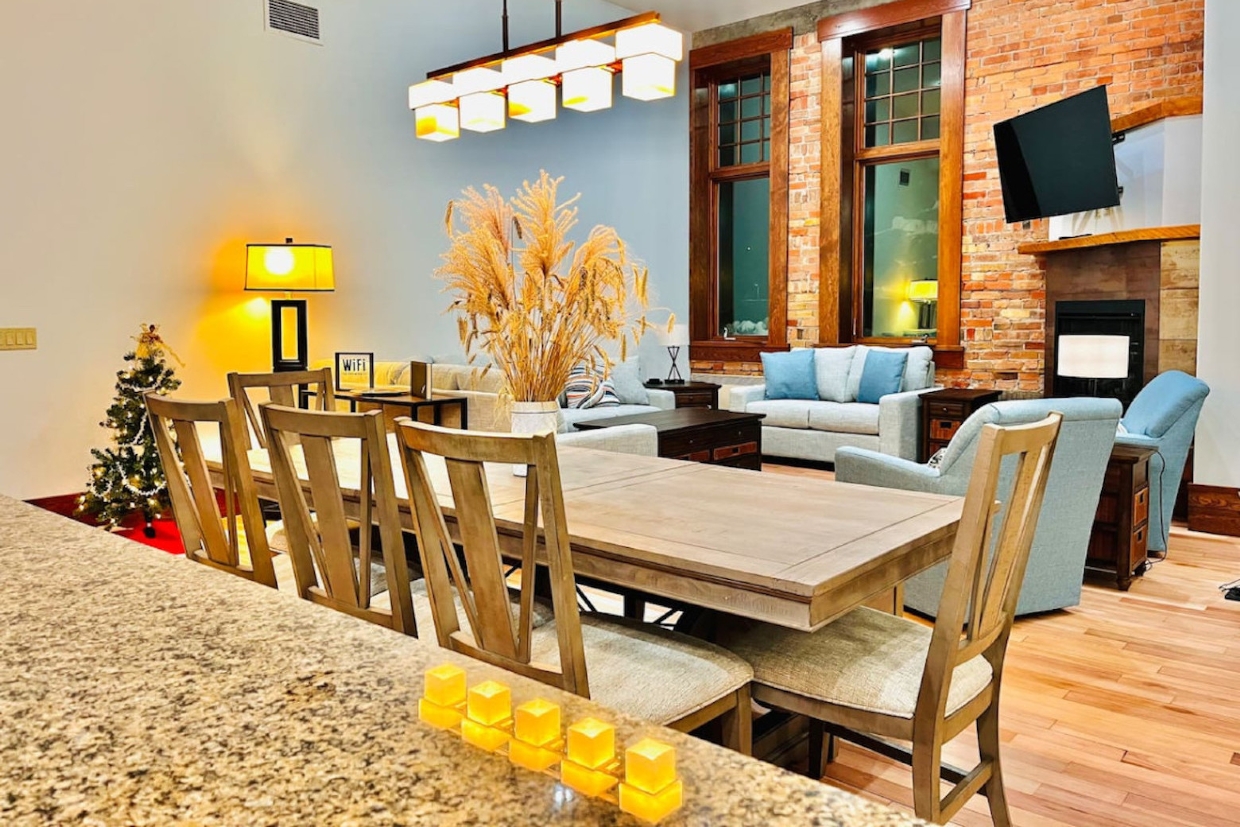 901 Fernie - Luxurious accommodations in Historic Downtown