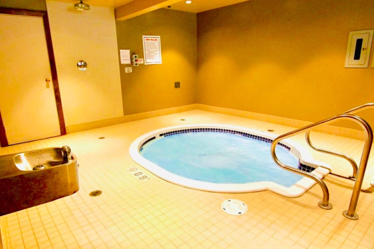 901 Fernie - Luxurious accommodations in Historic Downtown