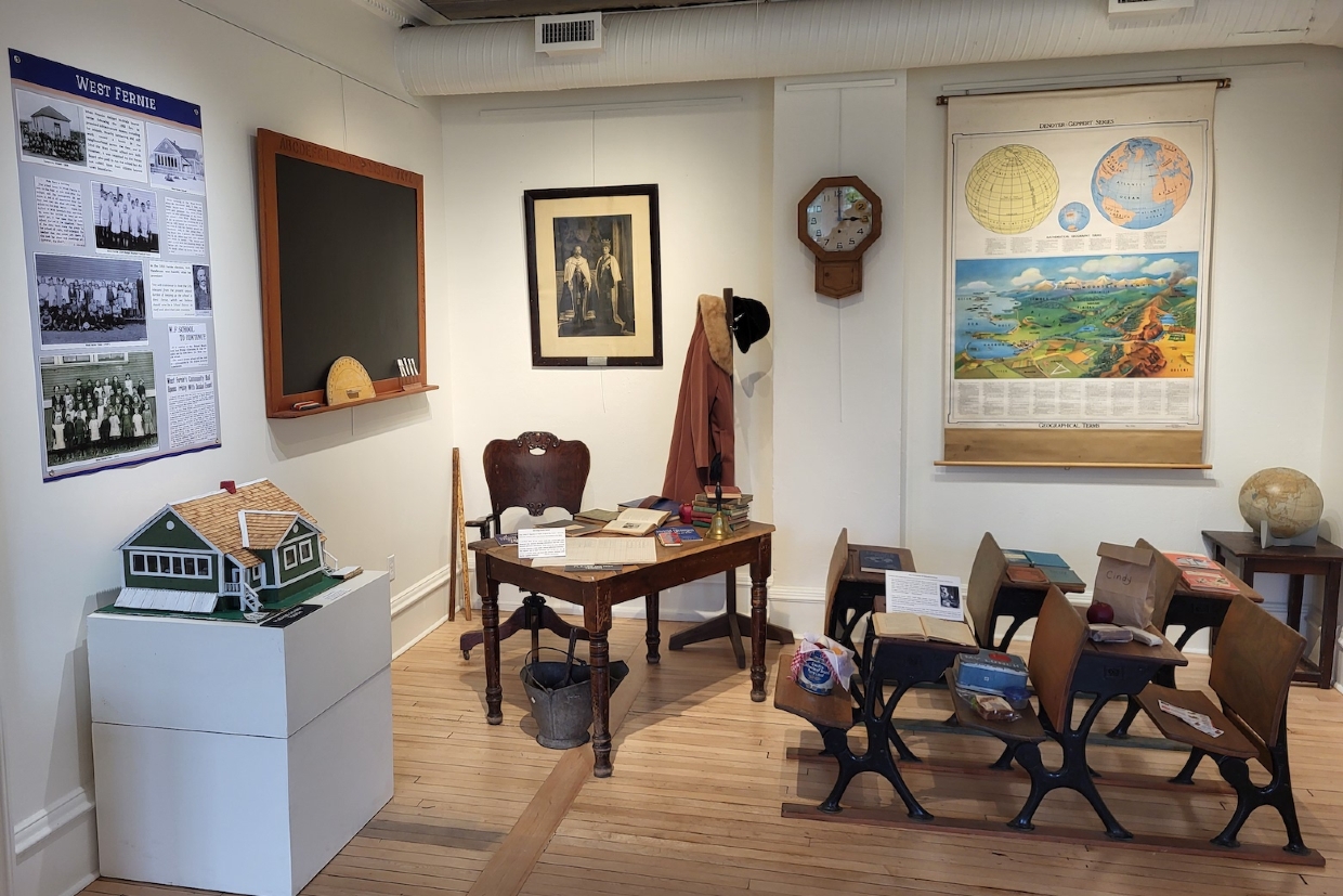 Old School Memories - remembering the former schools of the Elk Valley