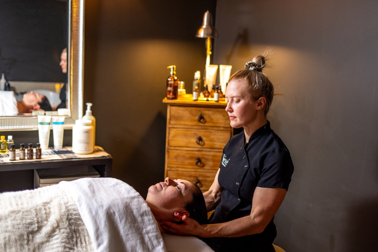 Nèvè Spa at Lizard Creek Lodge