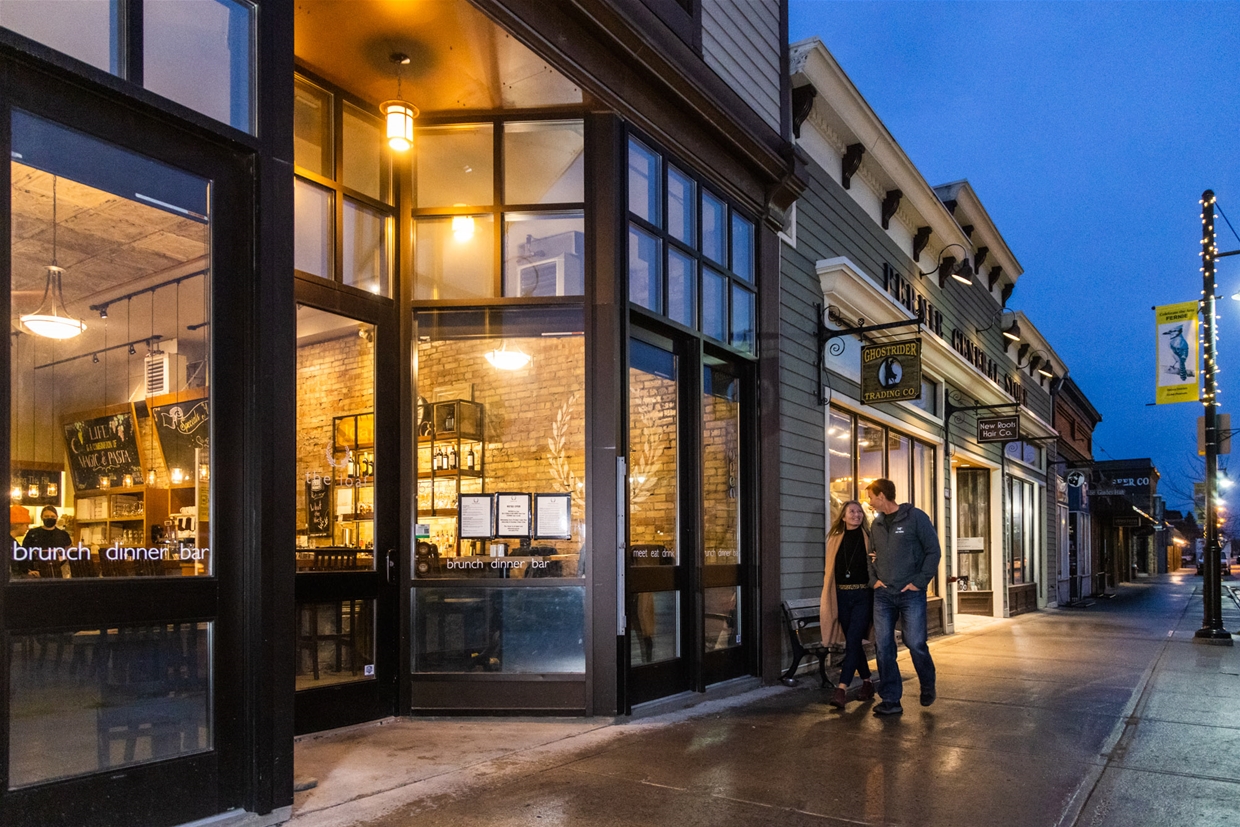 Evening dining at the Loaf