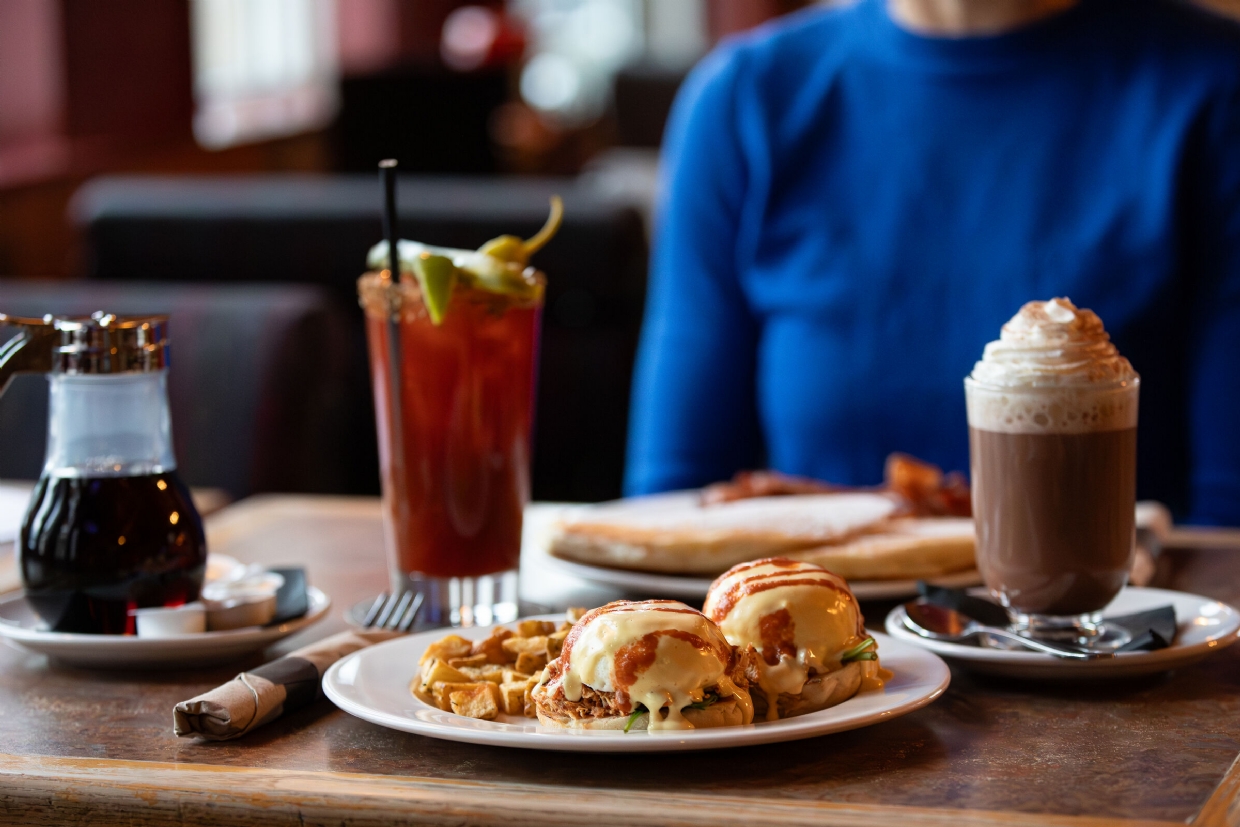 Brunch at The Pub Bar & Grill