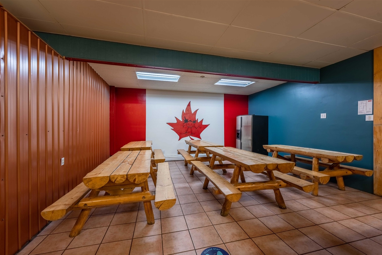 Dining Area at The Raging Elk Adventure Lodging