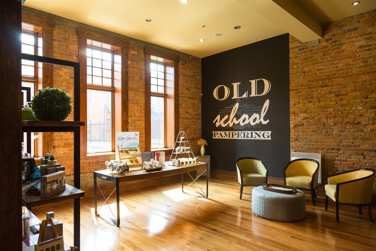 Spa 901 retail and lobby area