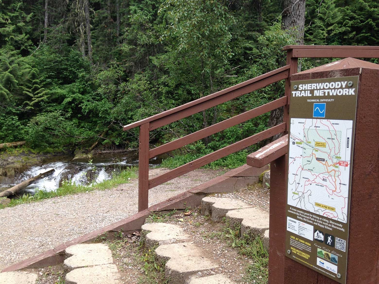 Hiking & biking trails in Mt Fernie Provincial Park